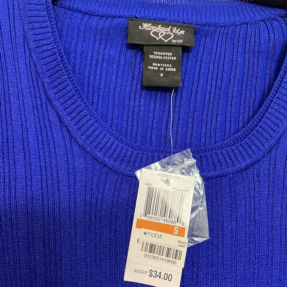 Sweater - Picture 4 of 4